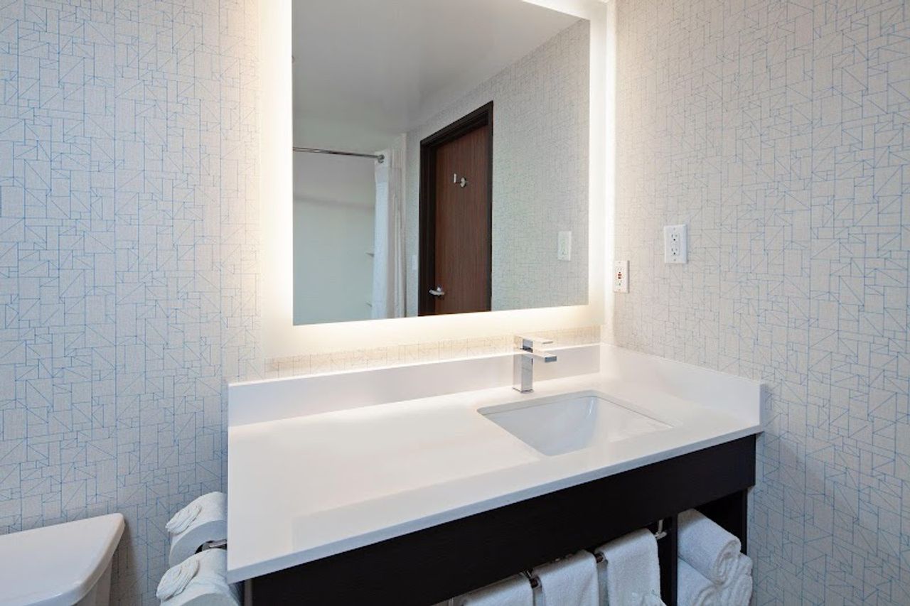 Photo of Holiday Inn Express & Suites Oakland-Airport by IHG