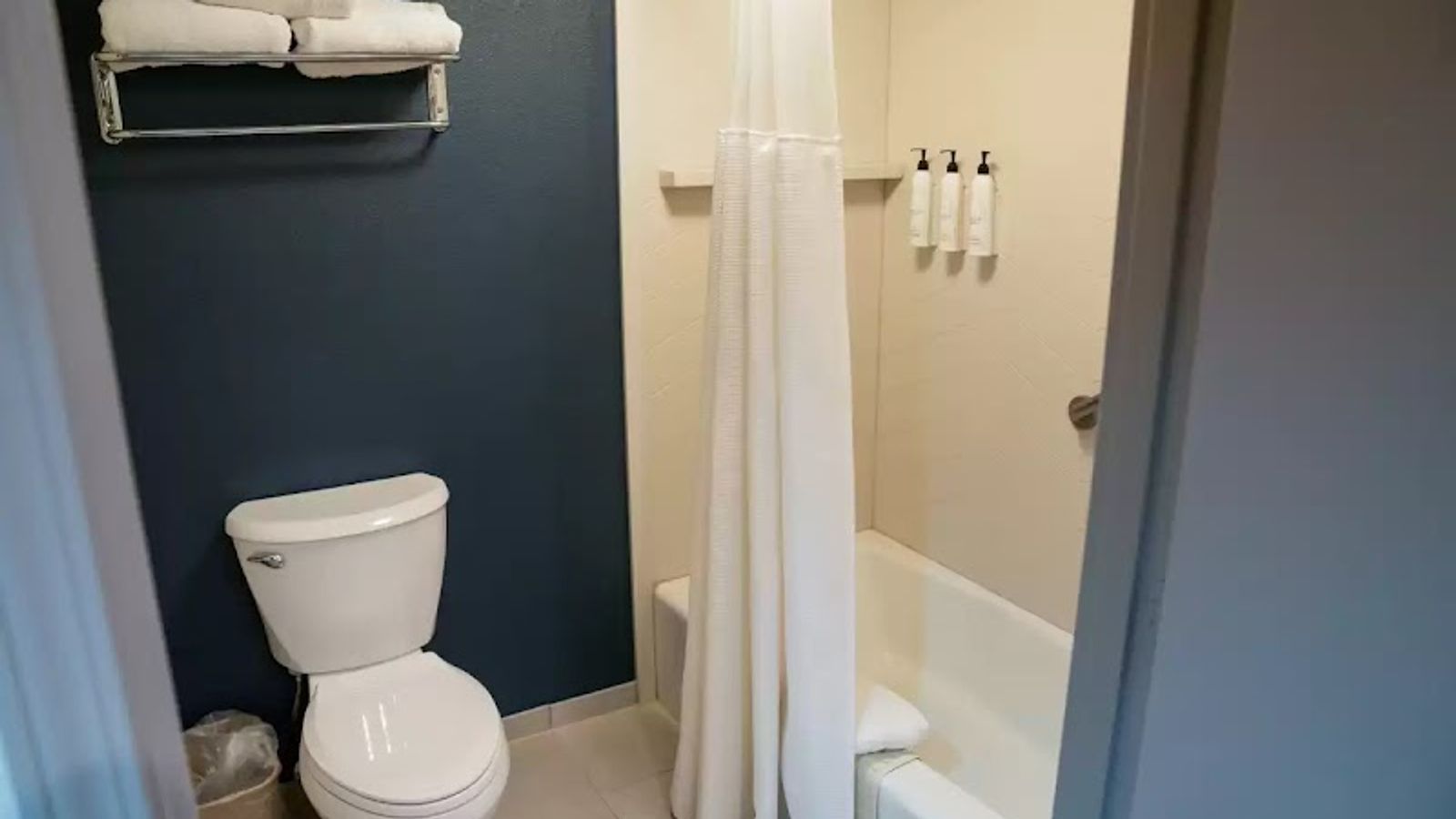 Photo of Country Inn & Suites by Radisson, Modesto/Salida