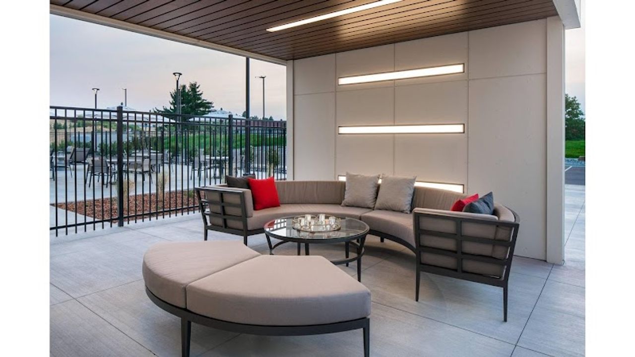 Photo of Courtyard Pullman