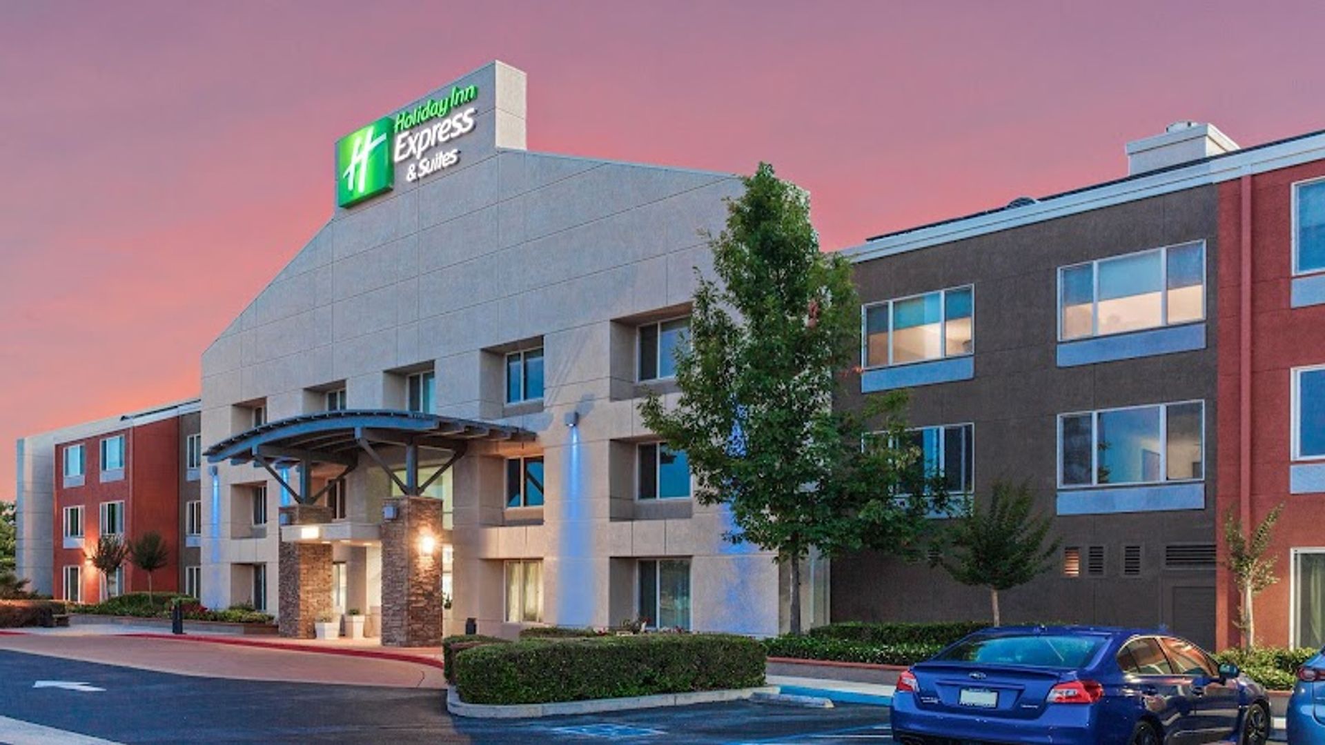 Holiday Inn Express & Suites Elk Grove West I-5 by IHG