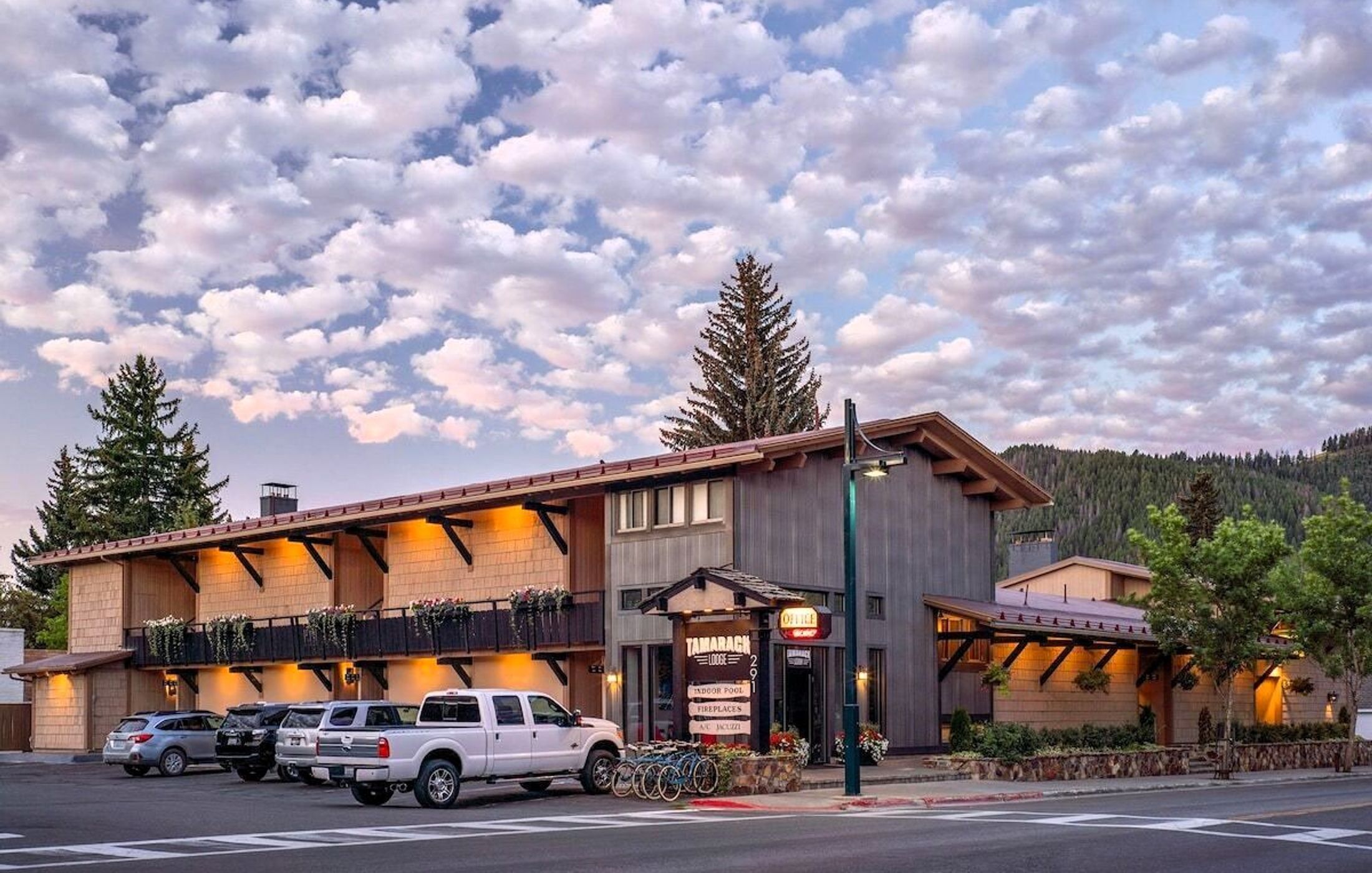 Tamarack Lodge