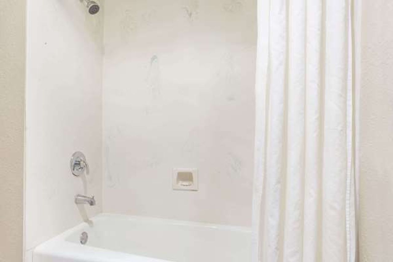 Photo of Super 8 by Wyndham Mountain View