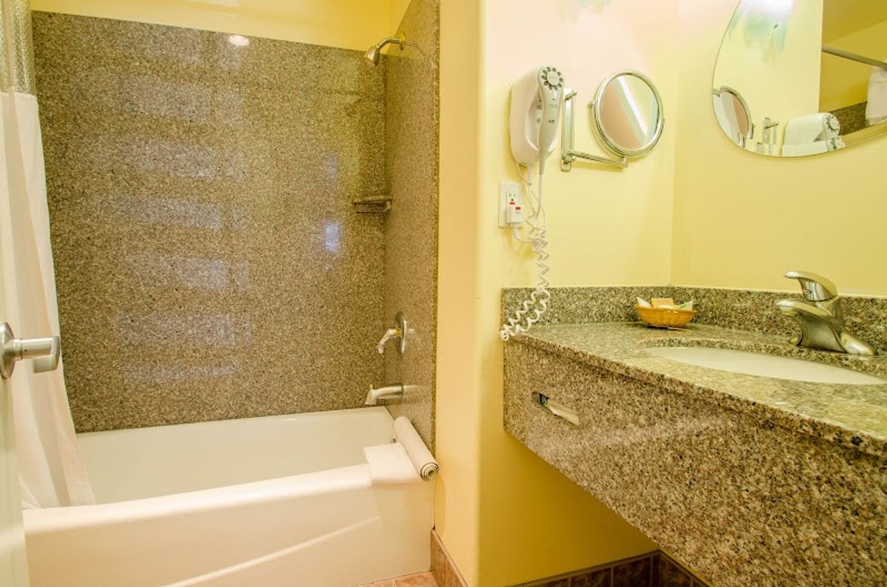 Photo of Continental Inn