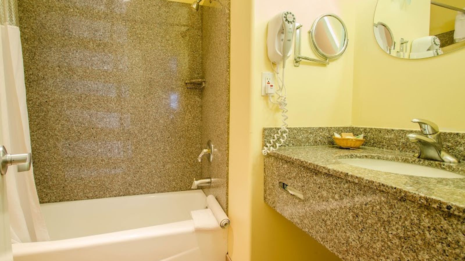 Photo of Continental Inn