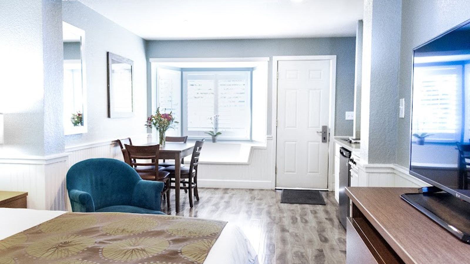 Photo of Ocean Echo Inn & Beach Cottages