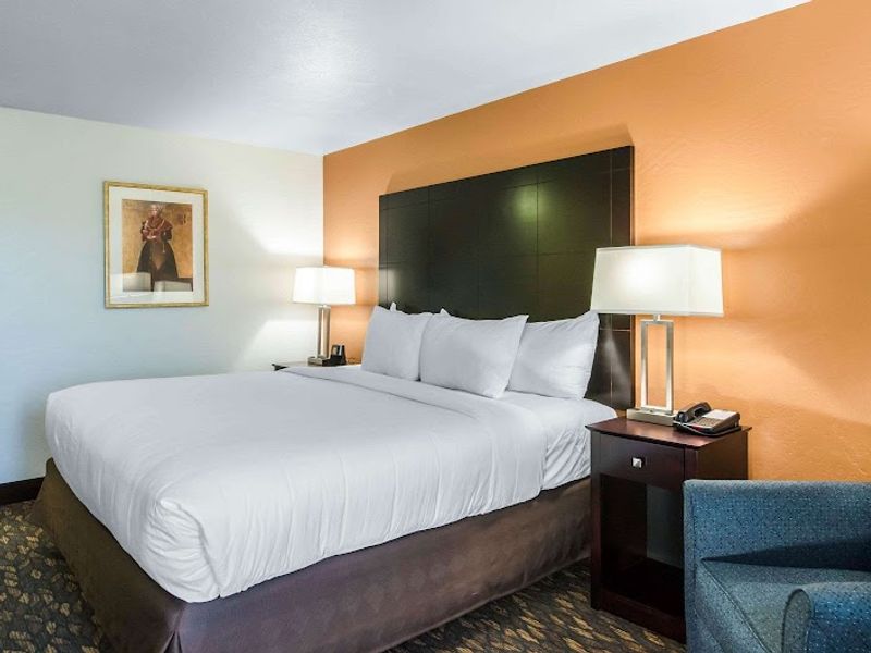 Photo of Comfort Inn & Suites