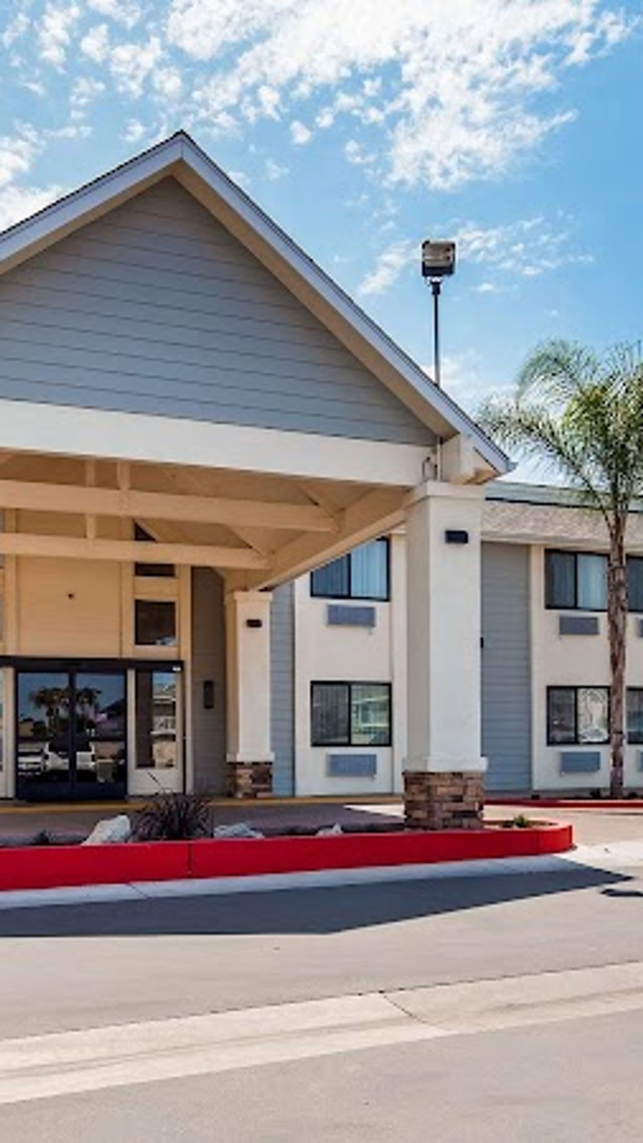 Photo of Best Western Town & Country Lodge