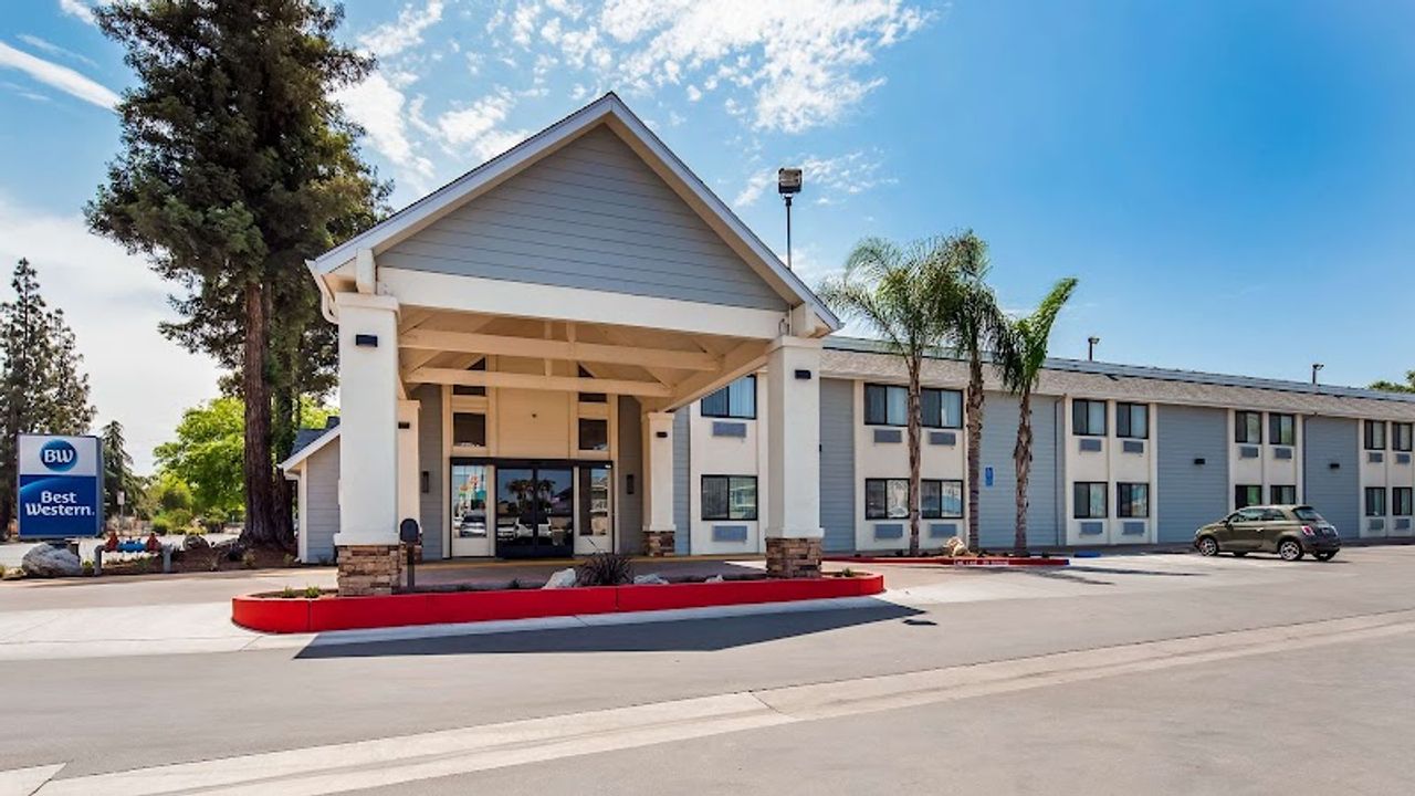 Photo of Best Western Town & Country Lodge