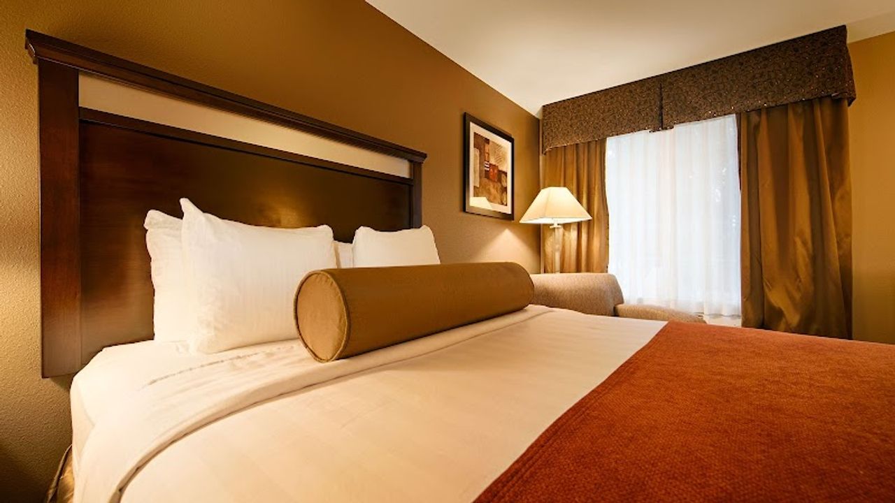 Photo of Best Western Plus Prairie Inn