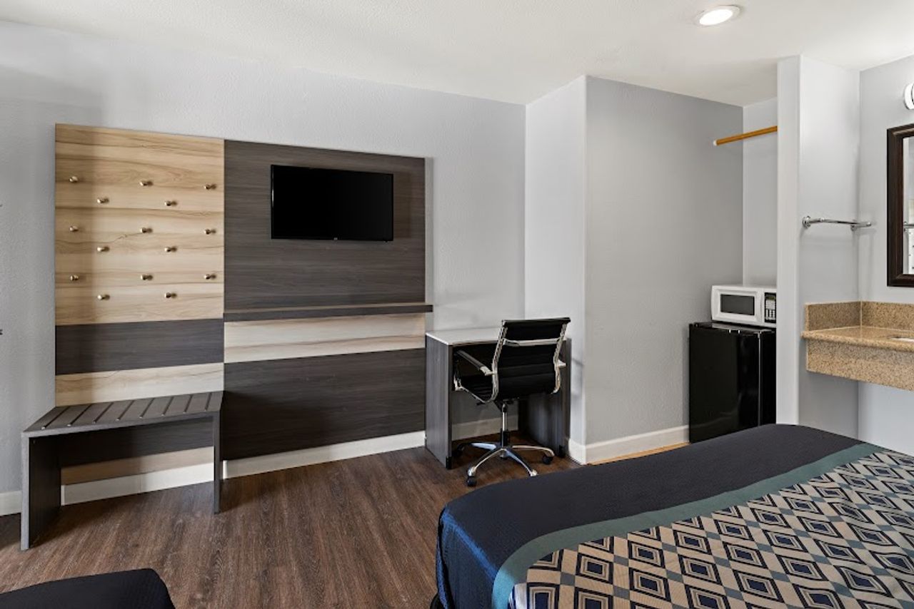 Photo of Bay Breeze Inn