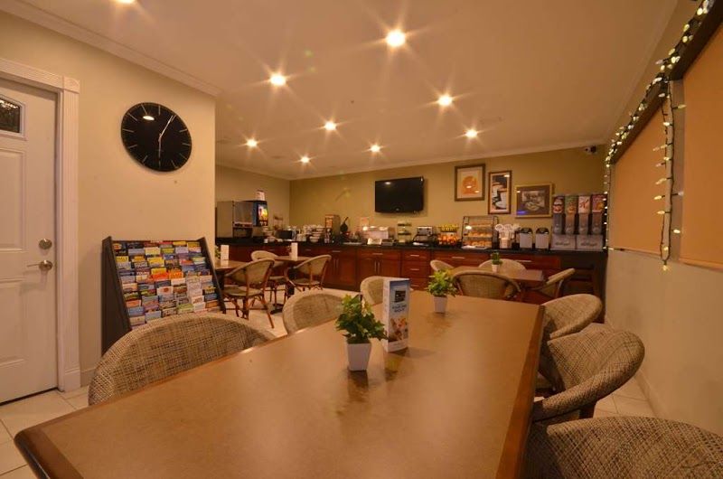 Photo of Best Western The Inn & Suites Pacific Grove - Free continental breakfast