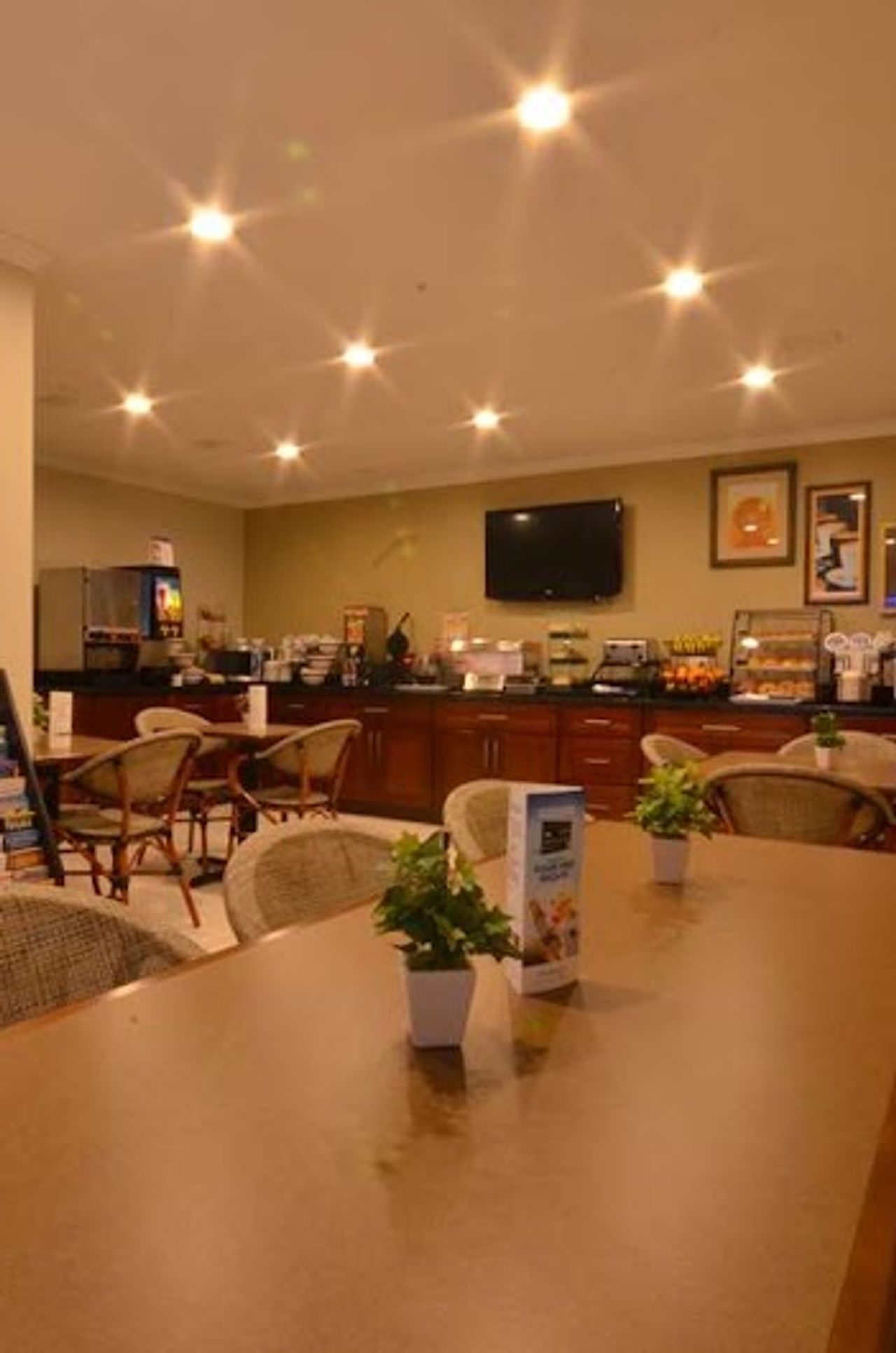 Photo of Best Western The Inn & Suites Pacific Grove - Free continental breakfast