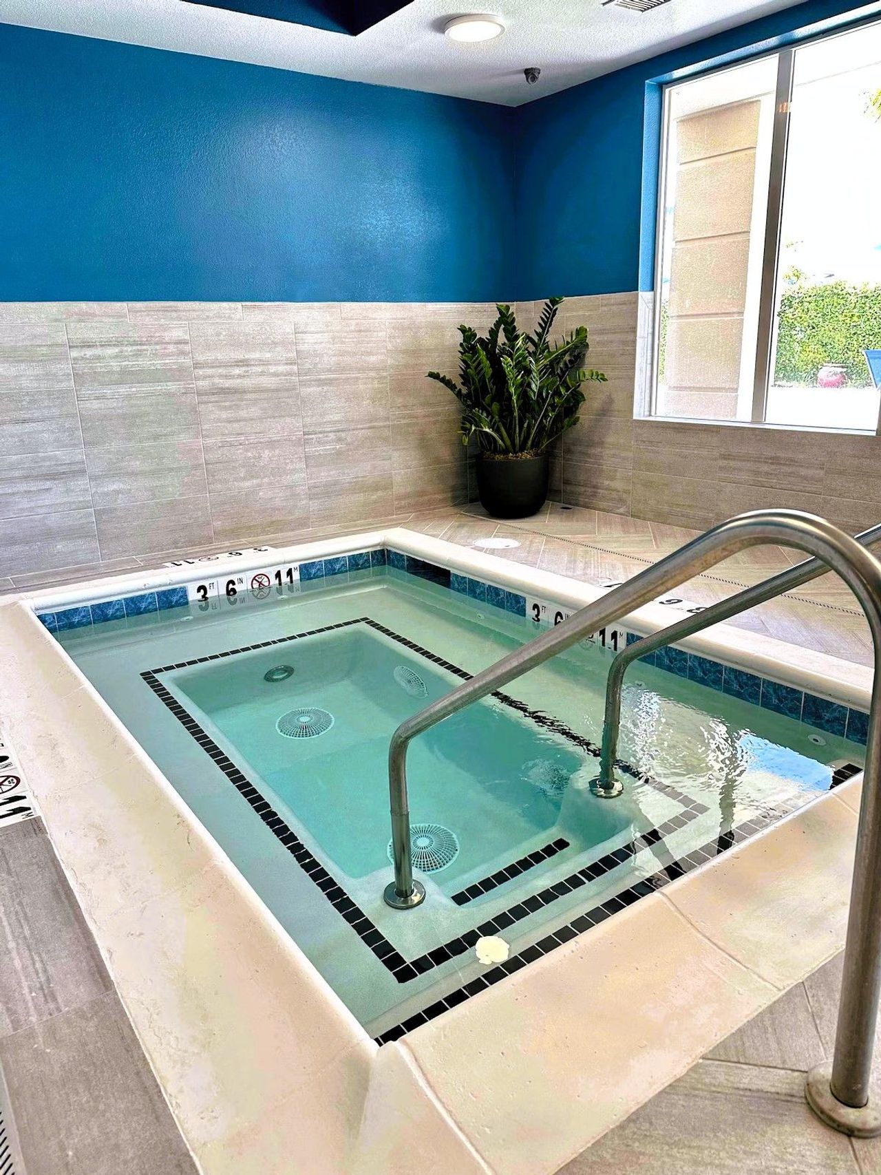 Hampton Inn & Suites Lathrop - Whirlpool (Hot) Tub