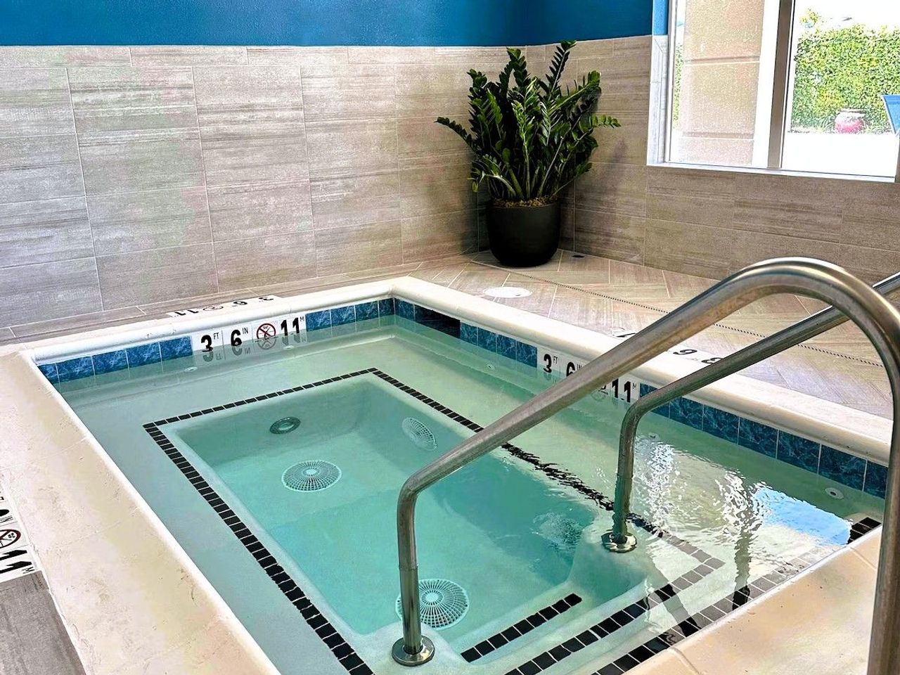 Hampton Inn & Suites Lathrop - Whirlpool (Hot) Tub