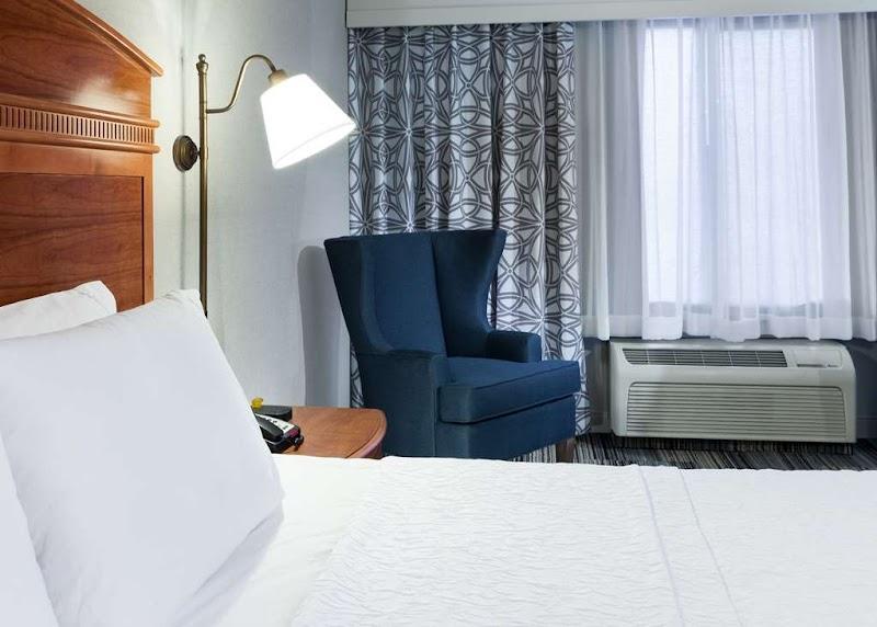 Photo of Hampton Inn & Suites Tulare