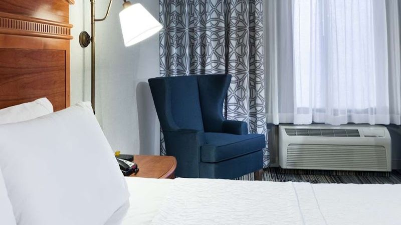 Photo of Hampton Inn & Suites Tulare