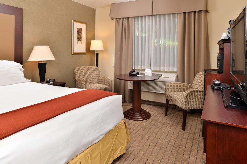 Photo of Holiday Inn Express Portland South - Lake Oswego, an IHG Hotel