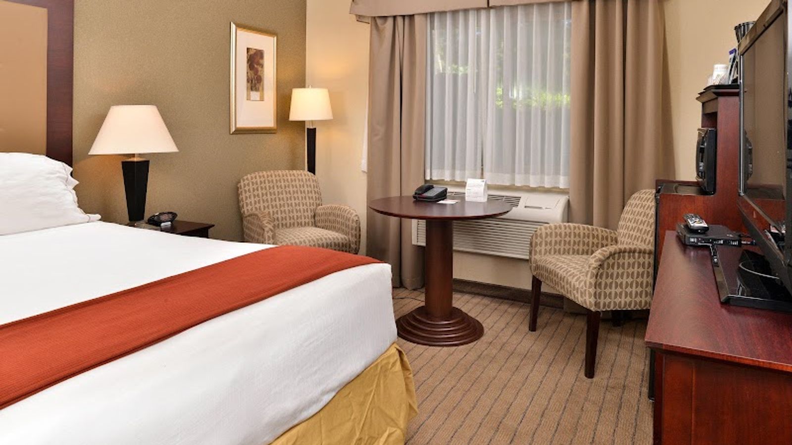 Photo of Holiday Inn Express Portland South - Lake Oswego, an IHG Hotel