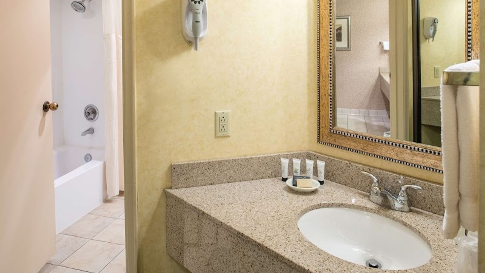 Photo of Red Lion Hotel Pasco Airport & Conference Center