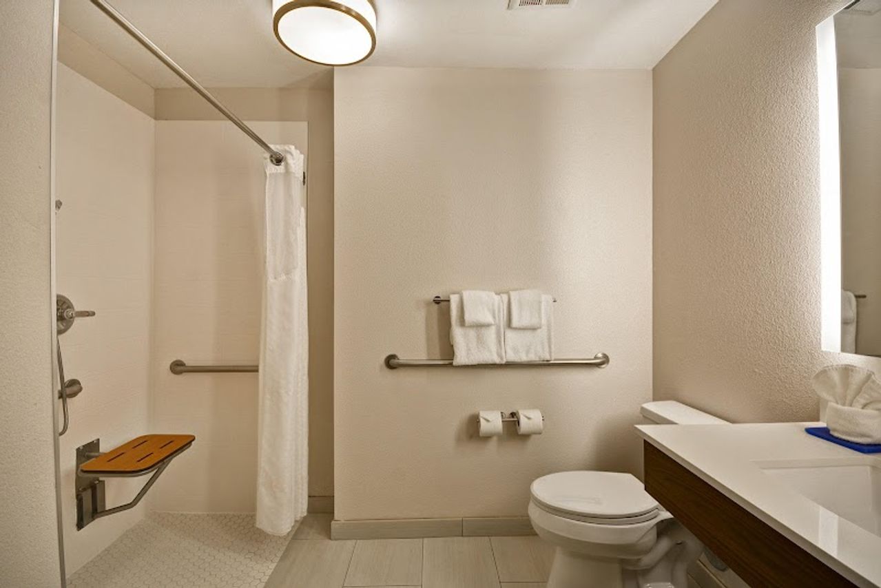 Photo of Holiday Inn Express & Suites Fresno (River Park) Hwy 41, an IHG Hotel