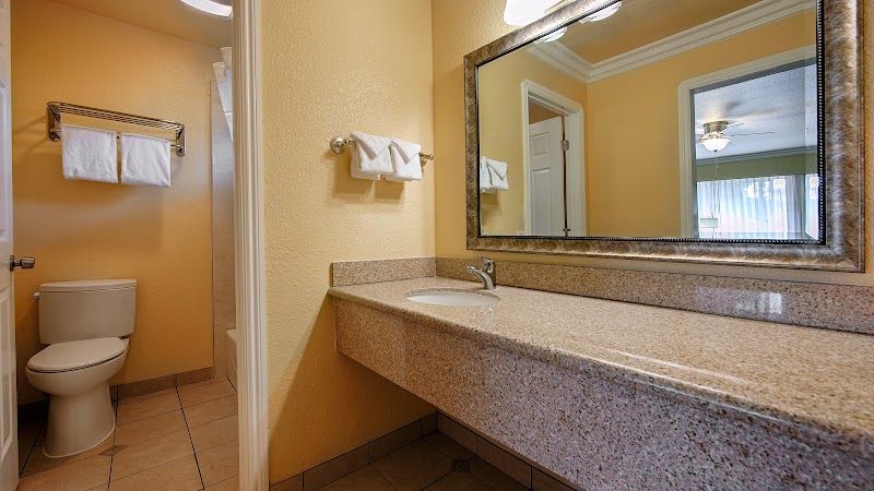 Photo of Deer Haven Inn - Bathroom