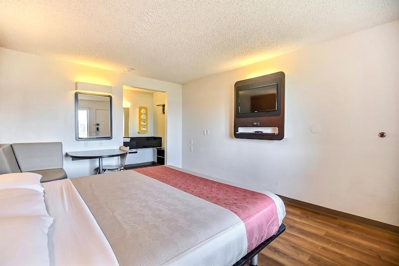 Photo of Motel 6 Oakland, CA - Embarcadero