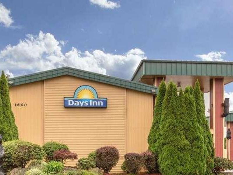 Days Inn by Wyndham Black Bear