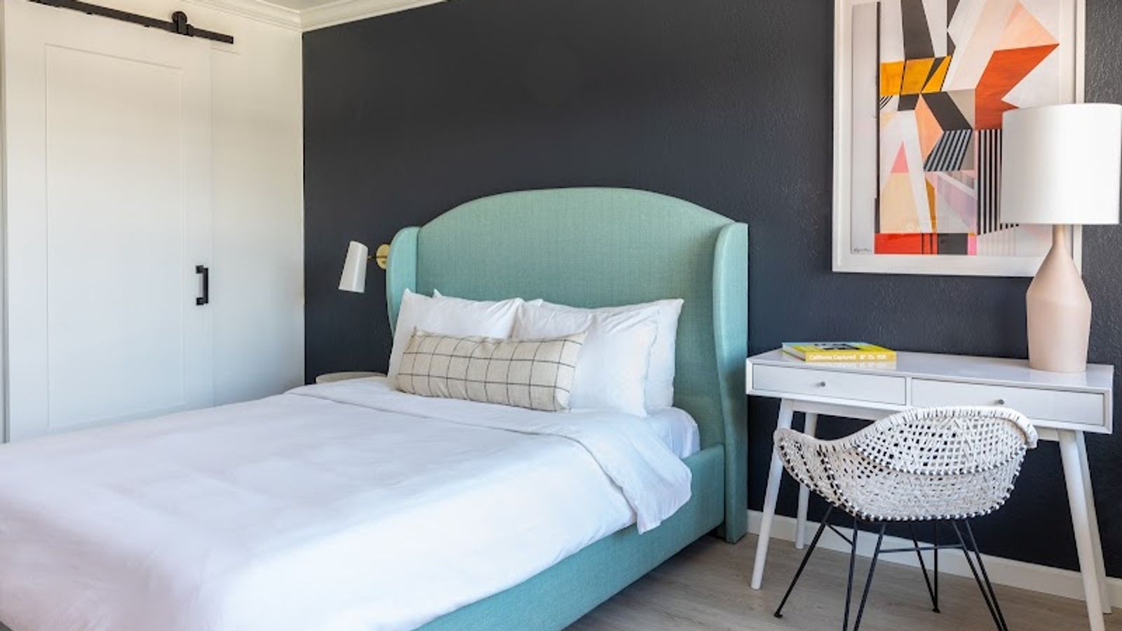 Photo of Signature Inn Berkeley Oakland