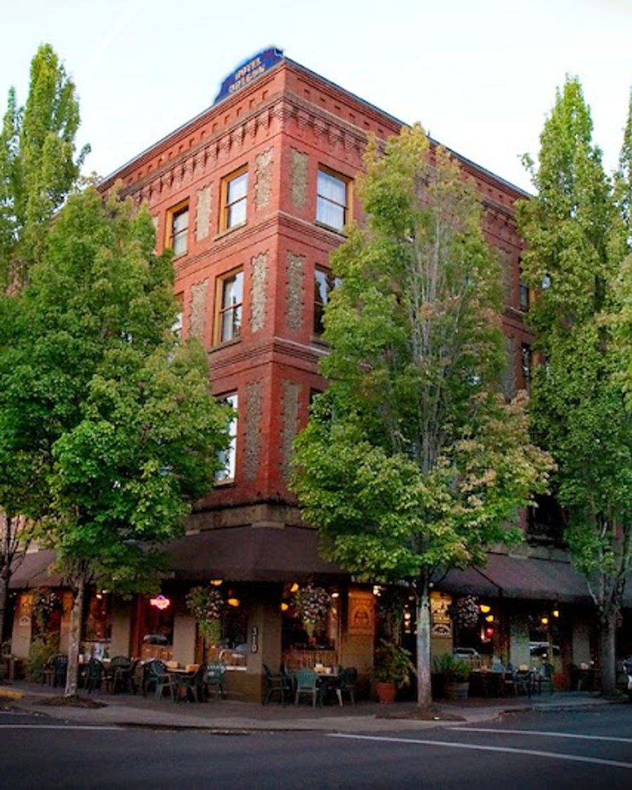 McMenamins Hotel Oregon
