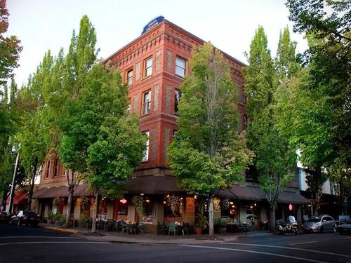 McMenamins Hotel Oregon