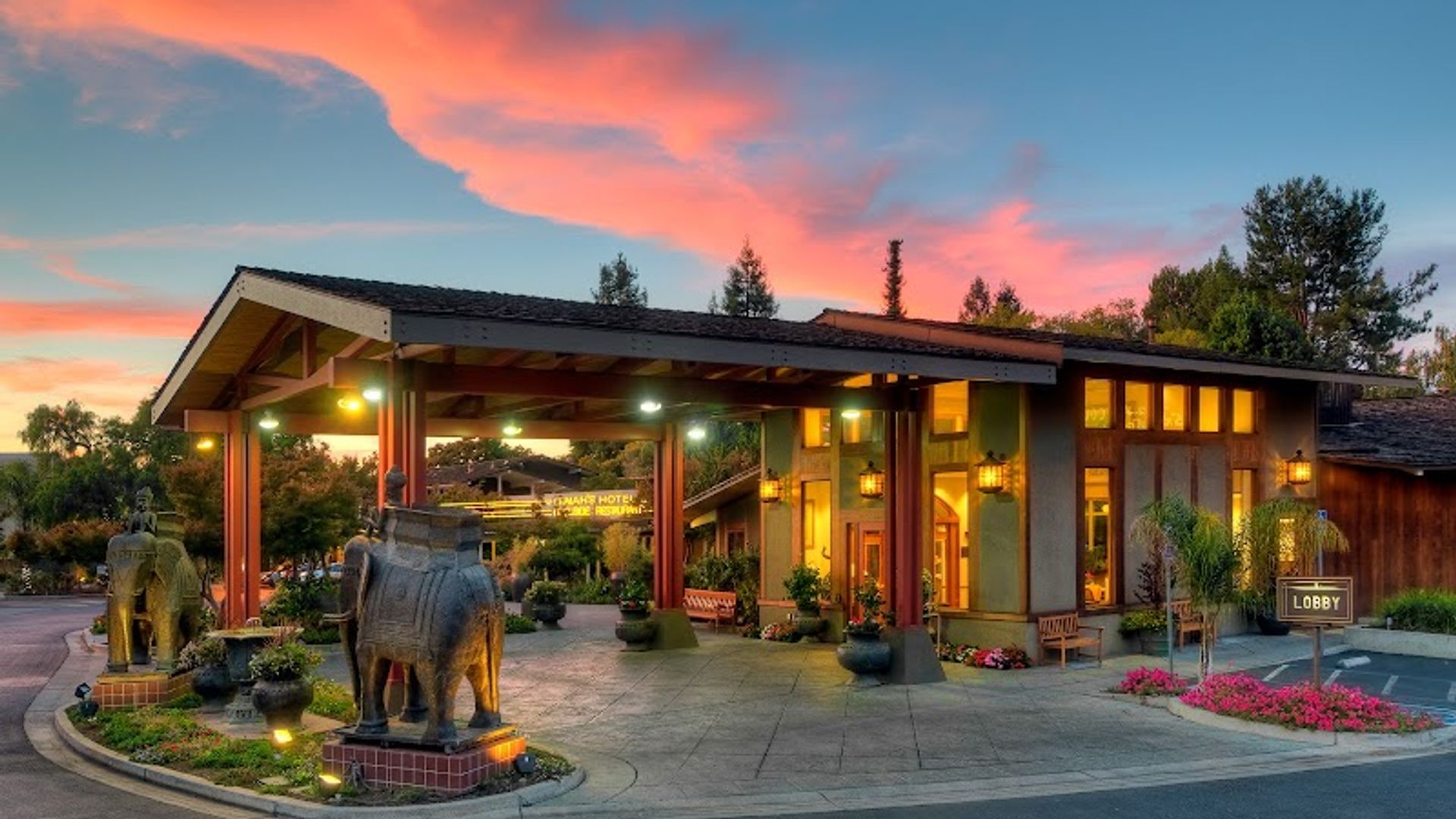 Dinah's Garden Hotel