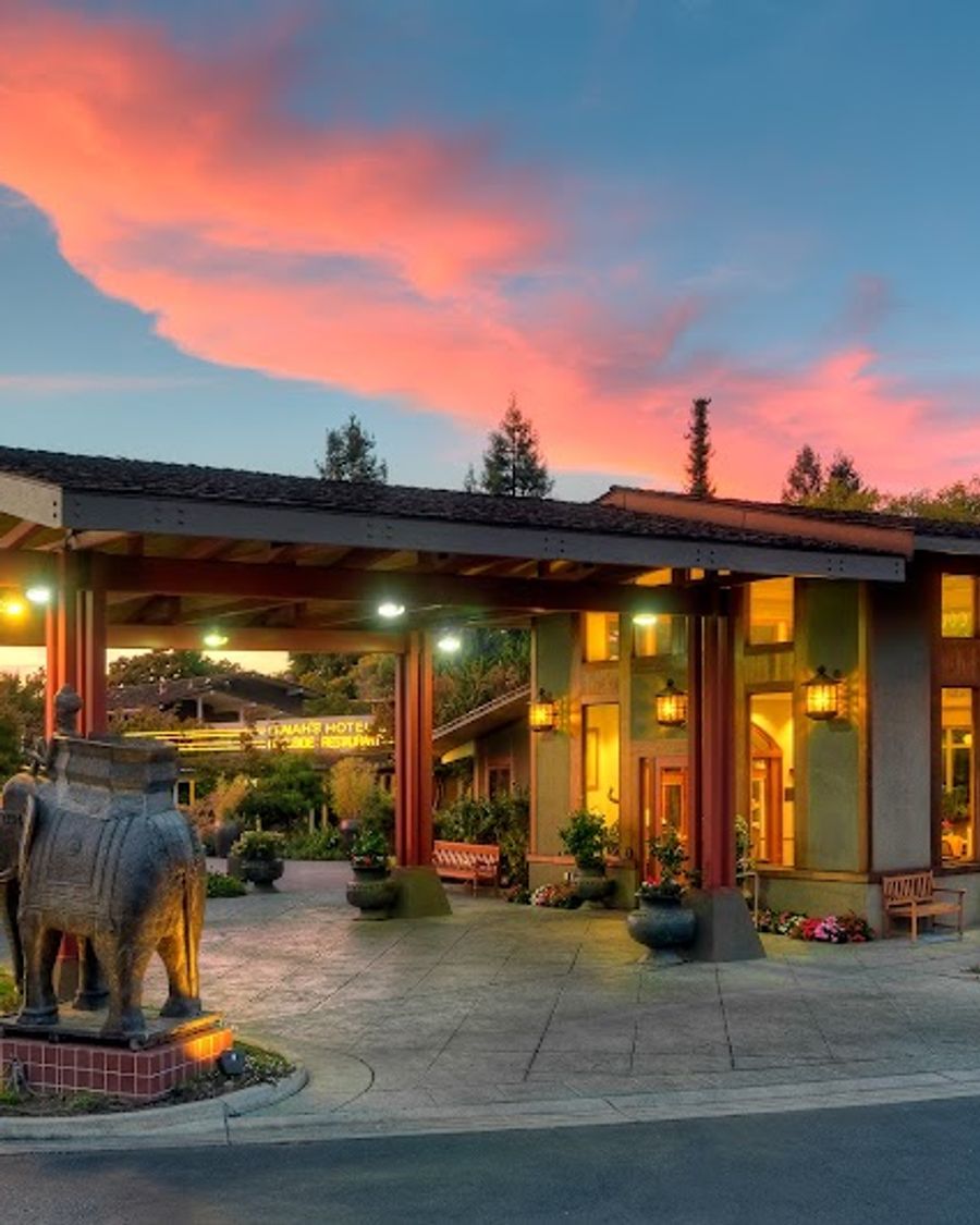 Dinah's Garden Hotel