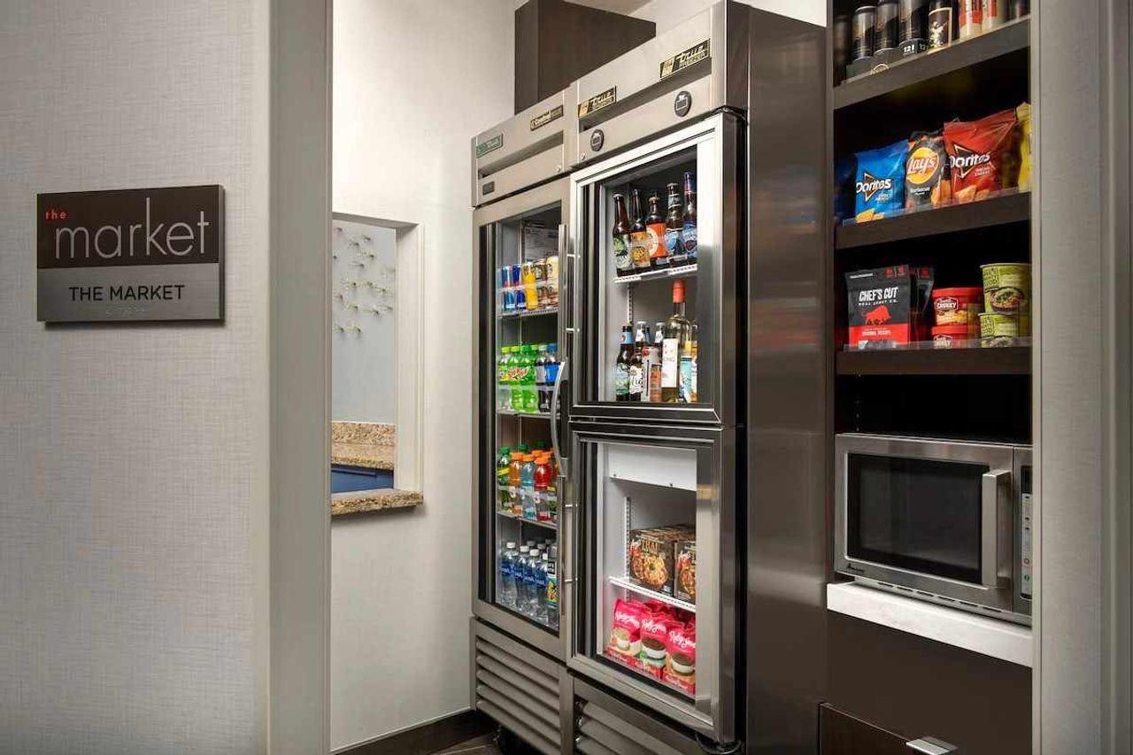 Courtyard by Marriott Seattle Kirkland - The Market