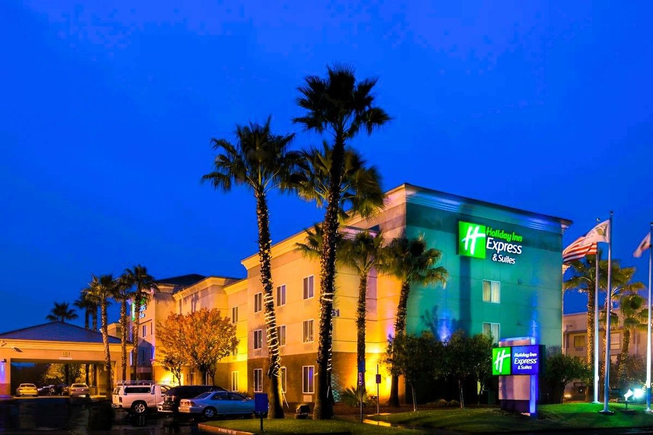 Holiday Inn Express & Suites Vacaville, an IHG Hotel