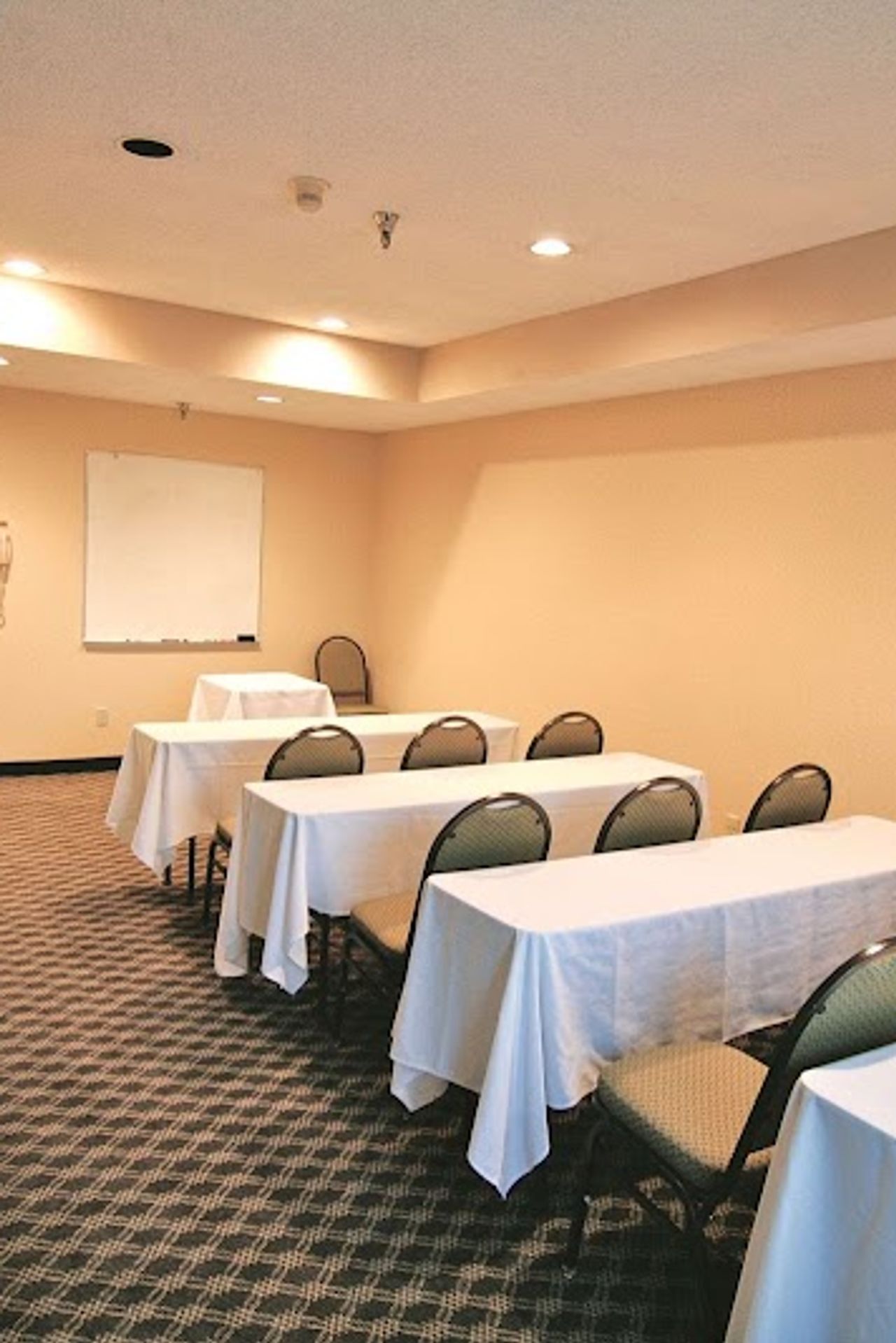 Photo of La Quinta Inn & Suites by Wyndham Oakland - Hayward