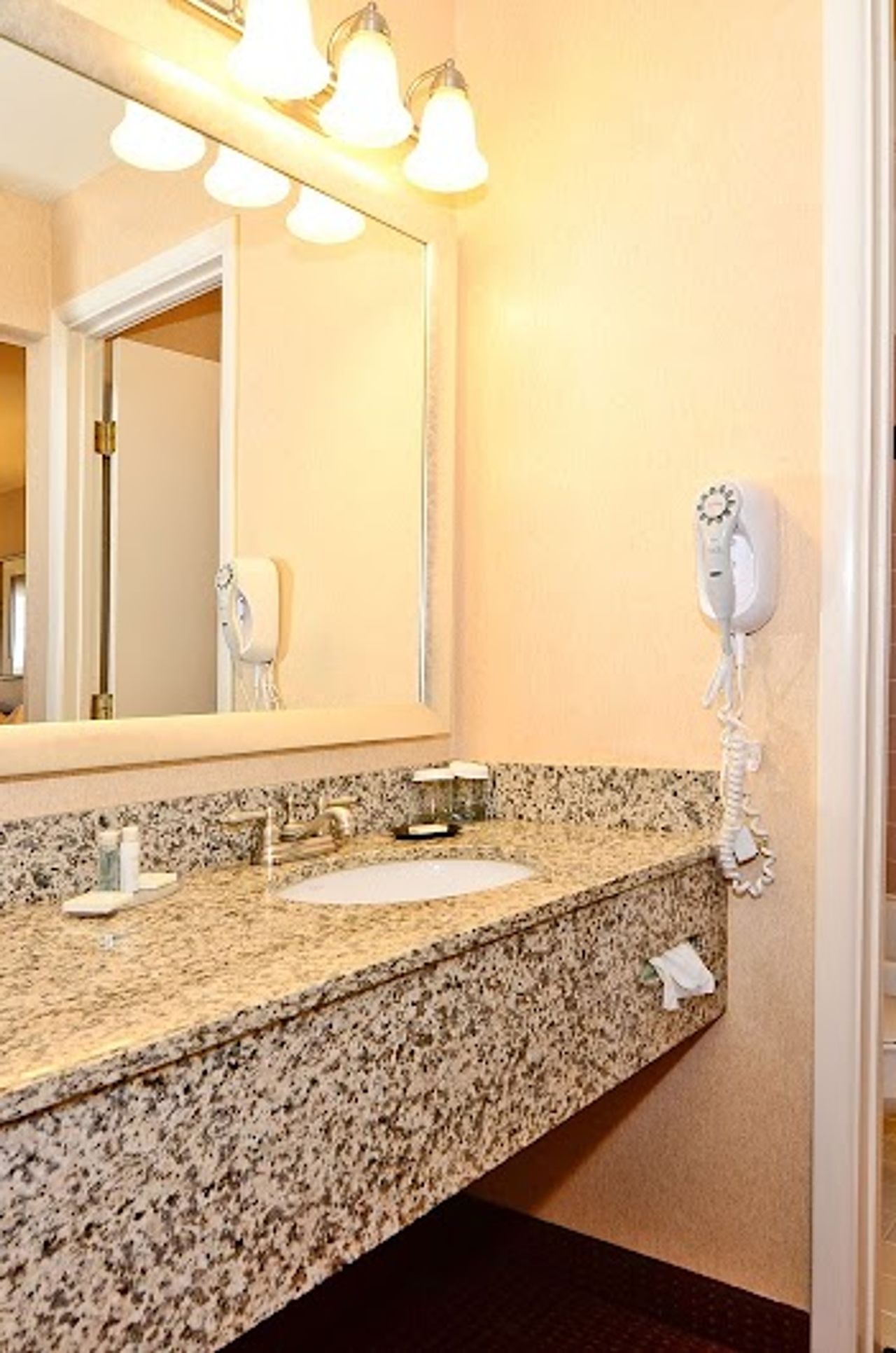 Photo of Best Western Grants Pass Inn