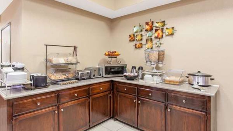 Photo of Ramada by Wyndham Fresno Northwest