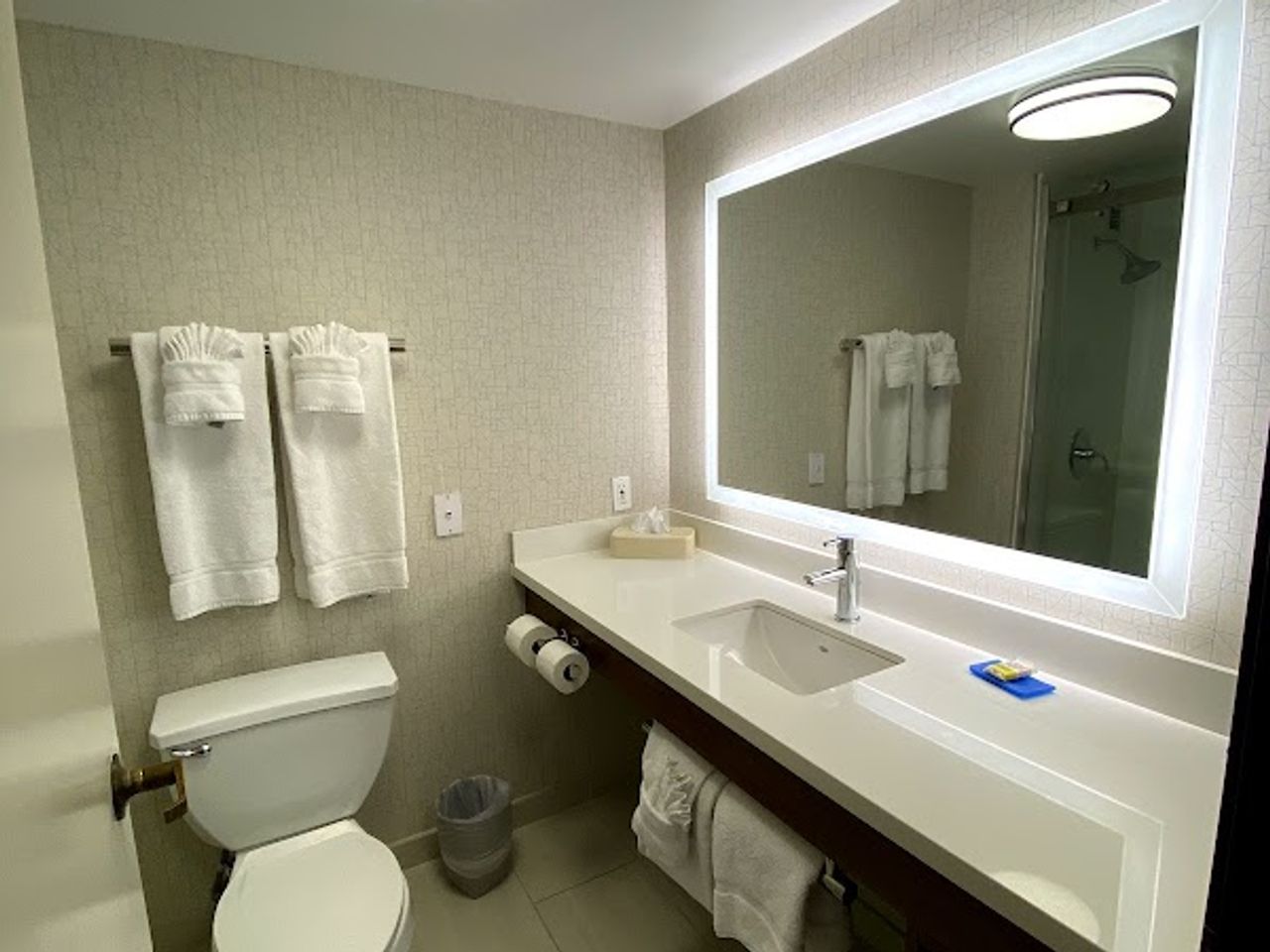 Photo of Holiday Inn Express & Suites