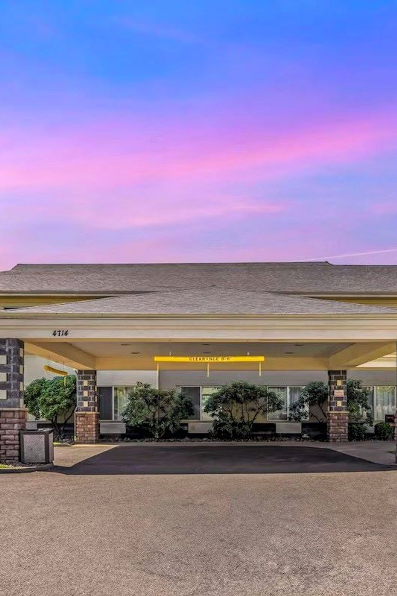 Comfort Suites Near Vancouver Mall