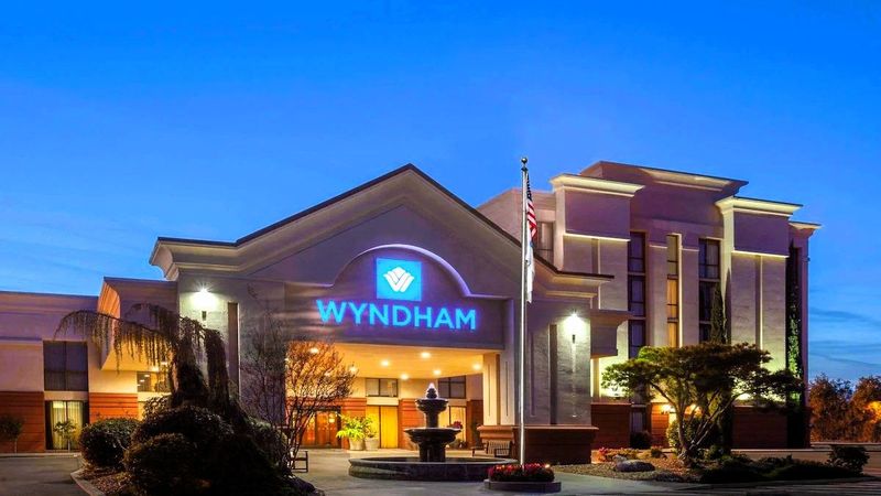 Wyndham Visalia