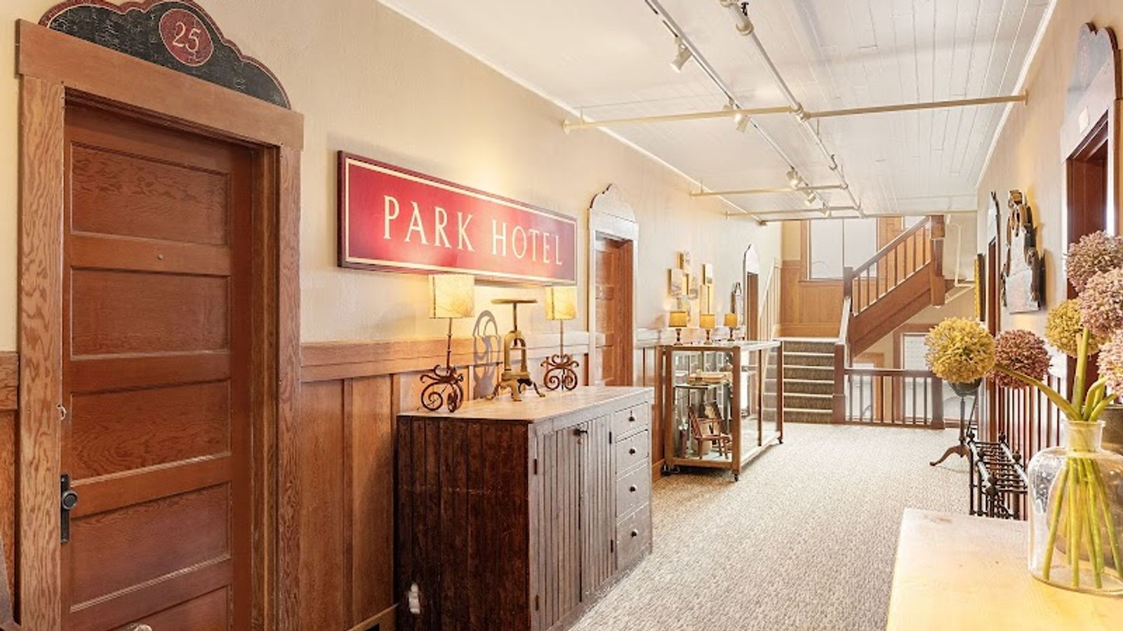 Photo of Sonoma Hotel