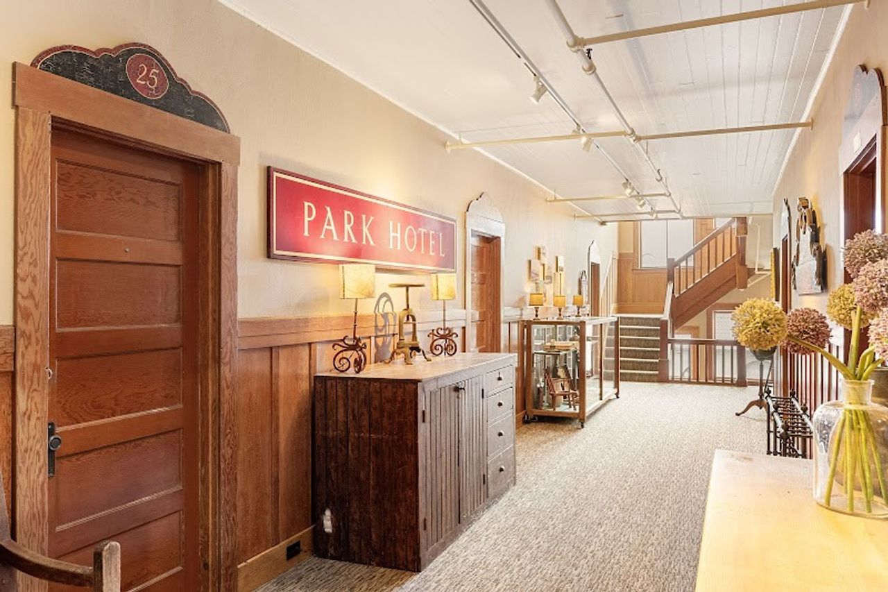 Photo of Sonoma Hotel