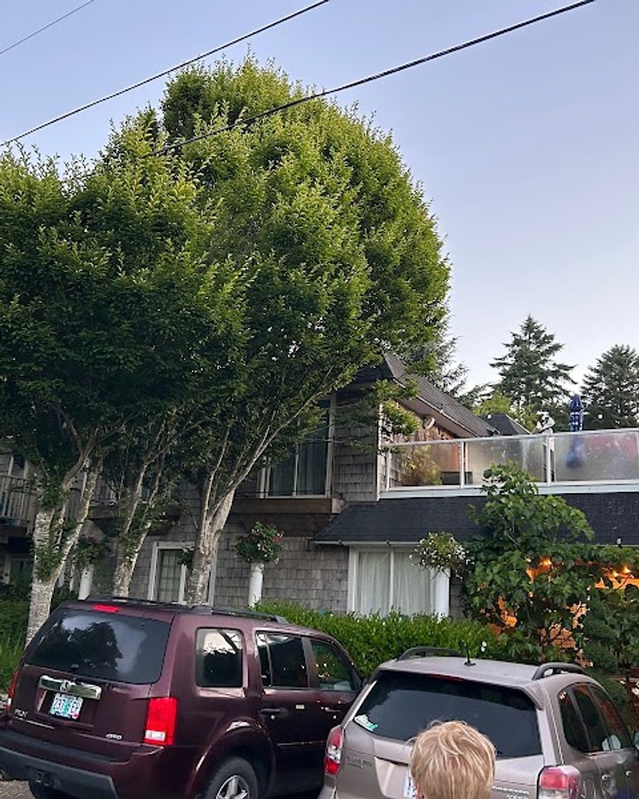 Salmonberry Inn & Beach House