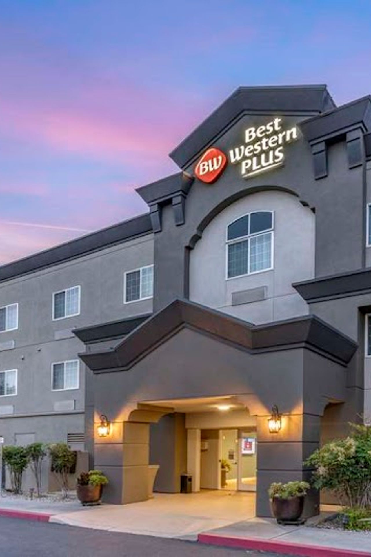 Photo of Best Western Plus Vineyard Inn