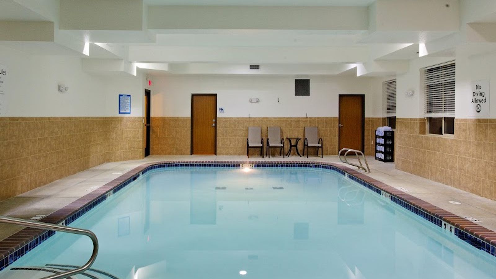 Photo of Holiday Inn Express & Suites Newport, an IHG Hotel - Indoor Pool