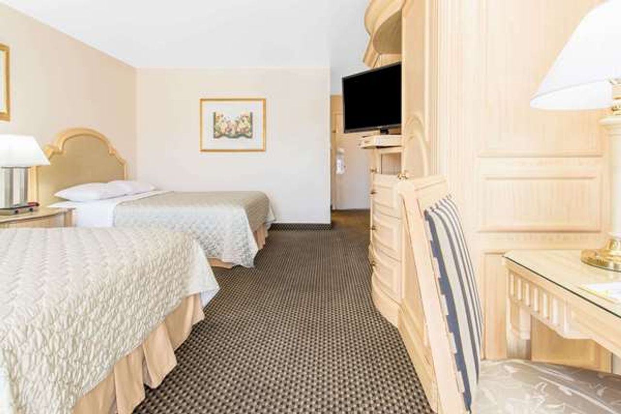 Photo of Days Inn by Wyndham Modesto