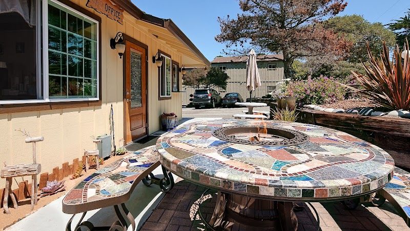 Photo of Deer Haven Inn - Outdoor seating area