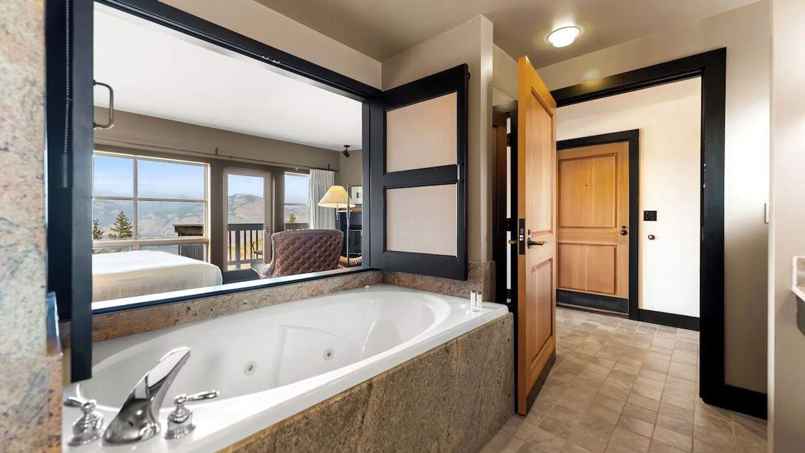 Sun Mountain Lodge - Bathroom