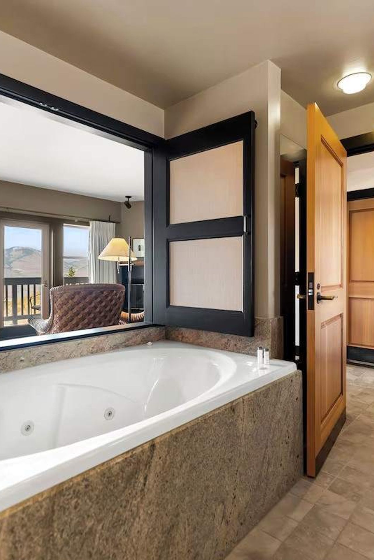 Sun Mountain Lodge - Bathroom