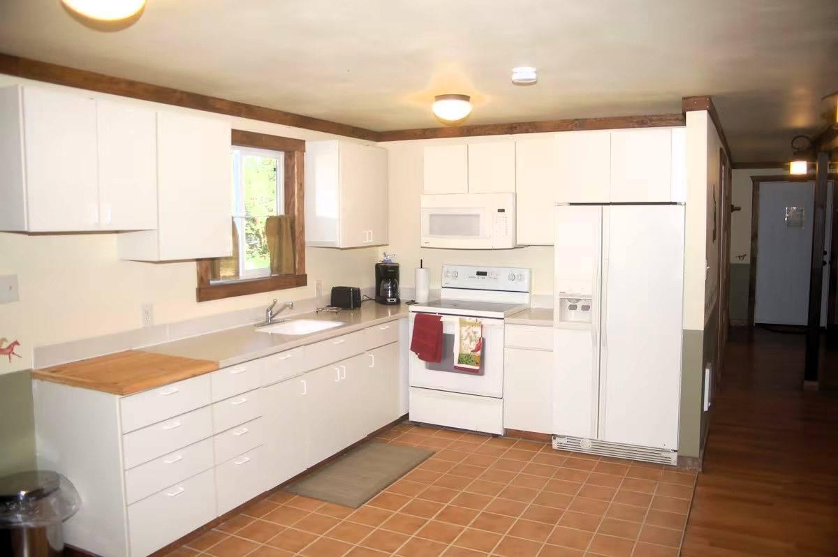 Thousand Trails Chehalis - Cabin Kitchen